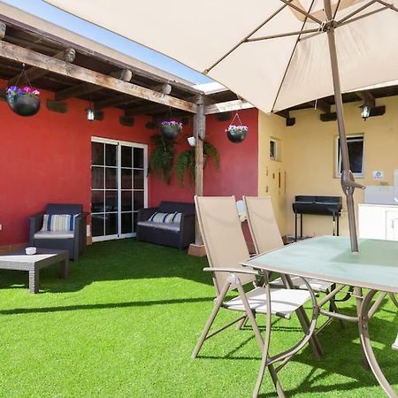 Villa Blanca Tenerife - Private Rooms - Terrace And Bbq, 5 Minutes From The Beach And Airport San Isidro  Esterno foto