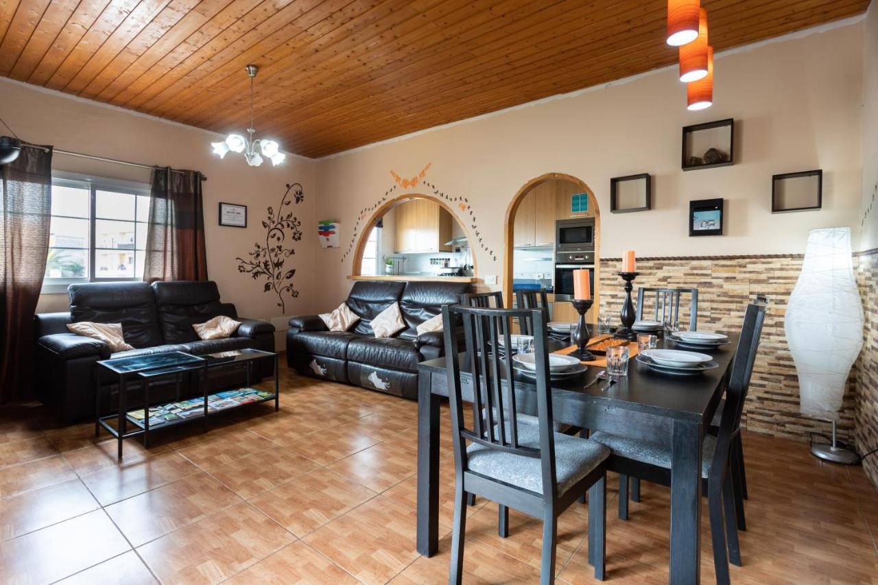 Villa Blanca Tenerife - Private Rooms - Terrace And Bbq, 5 Minutes From The Beach And Airport San Isidro  Esterno foto